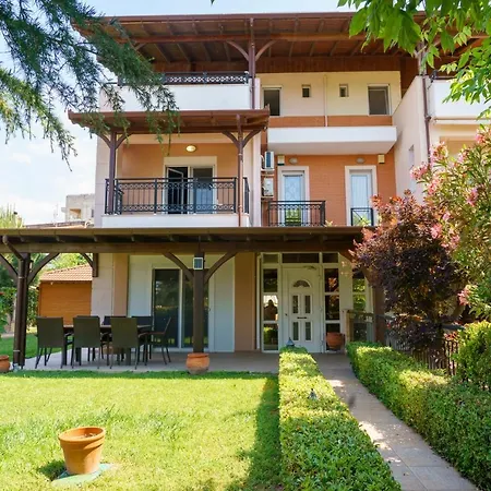Mansion In By Thesbnb Villa